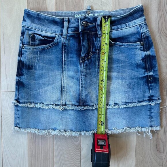 Y2K Parasuco Denim Mini Skirt – Distressed Hem, 24W, 2000s Classic - Picture 4 of 8